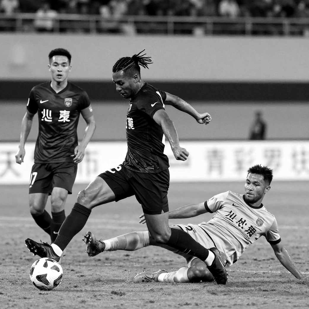 Việt Nam mất băng đội trưởng Quang Hải trước thềm FIFA ASEAN Cup: Khoảng trống số 10 không thể lấp bằng cảm xúc