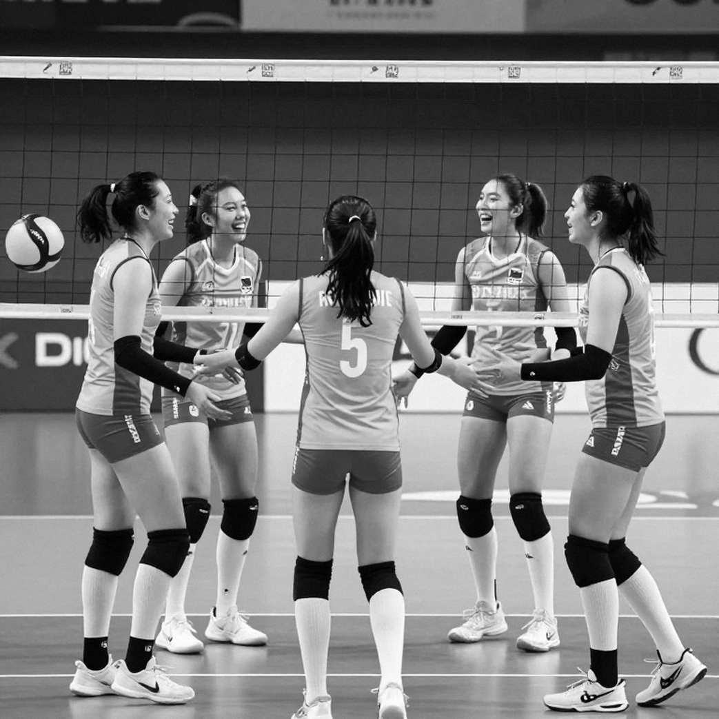 Bảy mươi năm, một tấm huân chương và hai khoảng trống trước ngày V-League trở lại