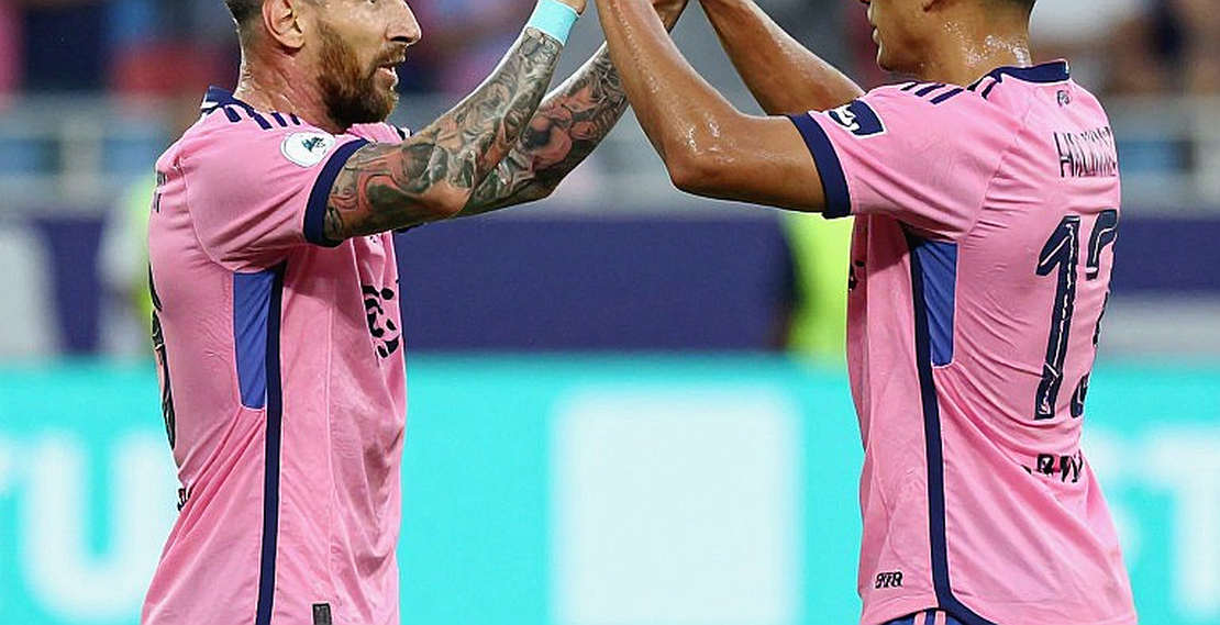 Malaysia đại thắng Singapore 6-0: Cơn địa chấn giả tạo và bài toán mang tên Việt Nam