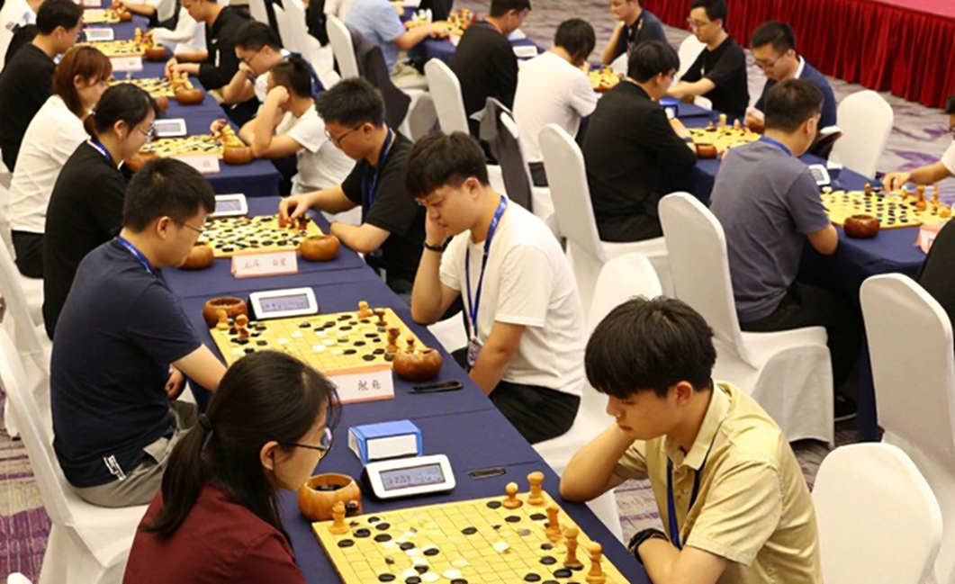 ChessBase Magazine #225: Prague, 27 ván cờ ngắn và hào bảo vệ bằng tên tuổi