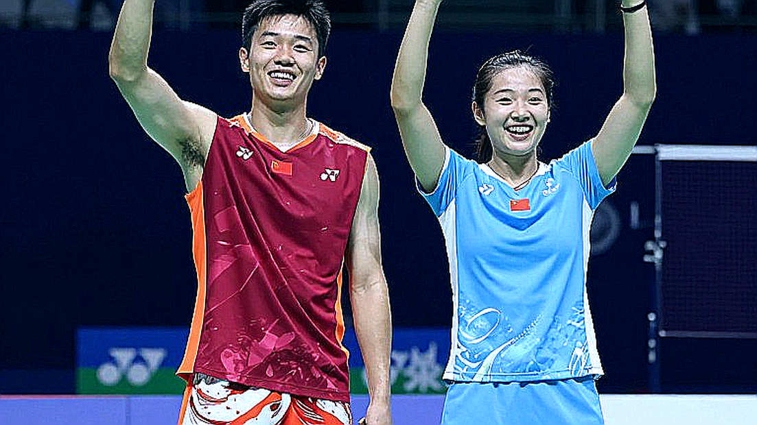 Alwi Farhan tập cùng Kento Momota trước Asian Games 2026: Truyền lửa hay khoảng trống dữ liệu?