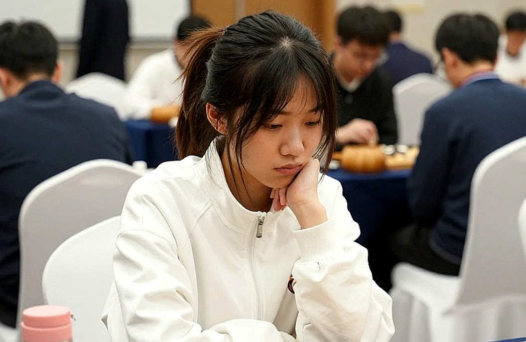 Atyrau Masters: Hai hạt giống gục ngã và cỗ máy nội dung phía sau một dòng tiêu đề