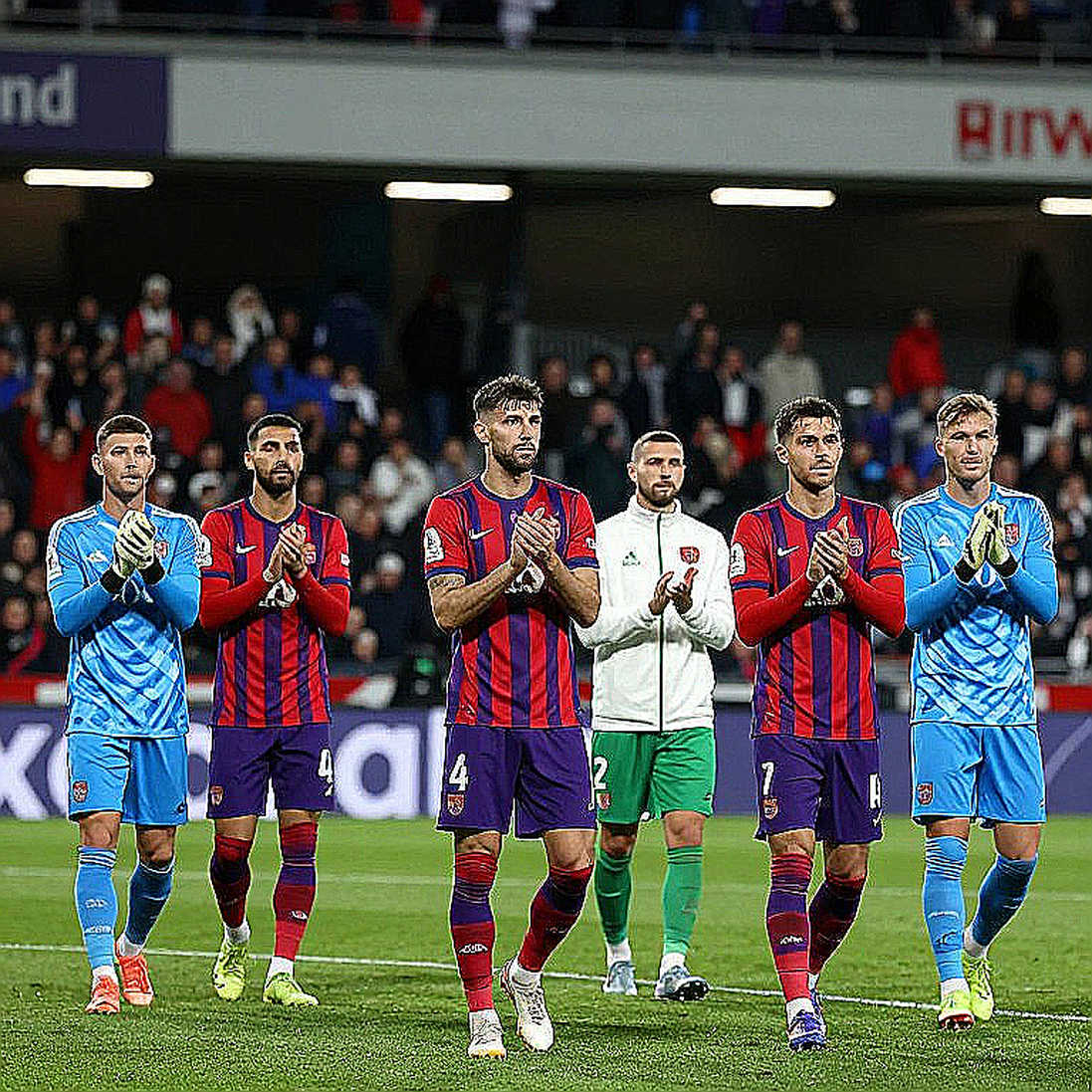 Real Madrid và Barcelona nhắm 'cướp' Haaland: bản hợp đồng tám năm đứng sau cơn sốt chuyển nhượng