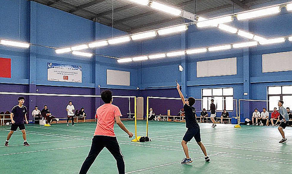 Đầu gối không đọc bảng xếp hạng: mùa giải cầu lông và những khoản nợ bị hoãn thanh toán