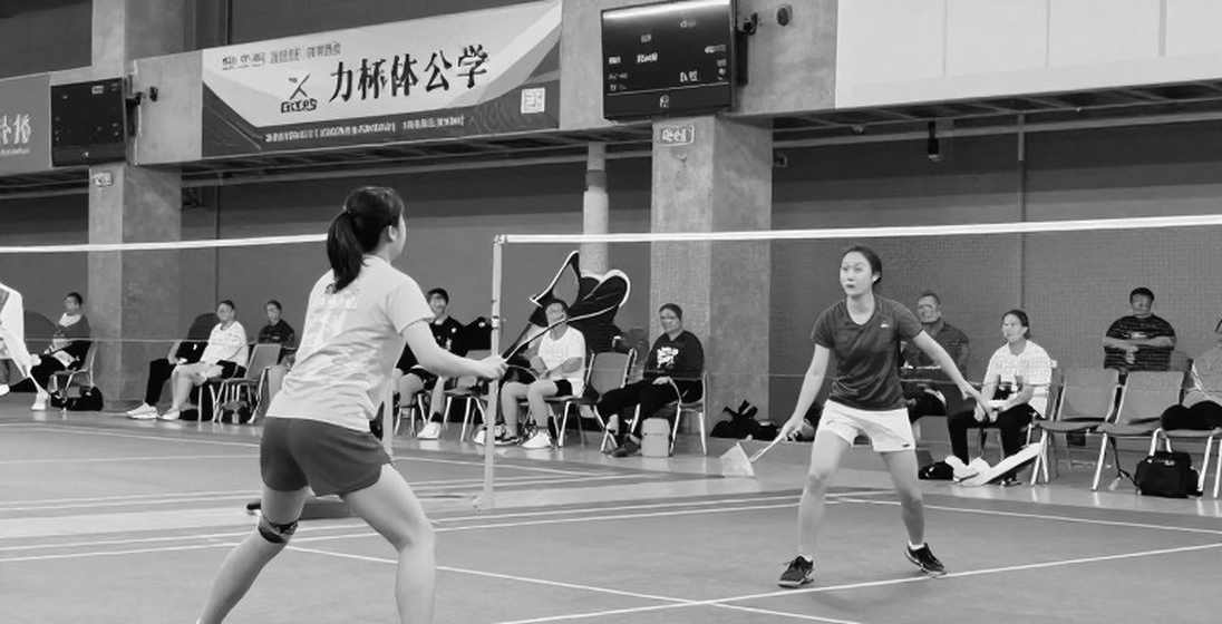 Khi dữ liệu cầu lông im lặng: bài học từ một báo cáo phân tích trống rỗng