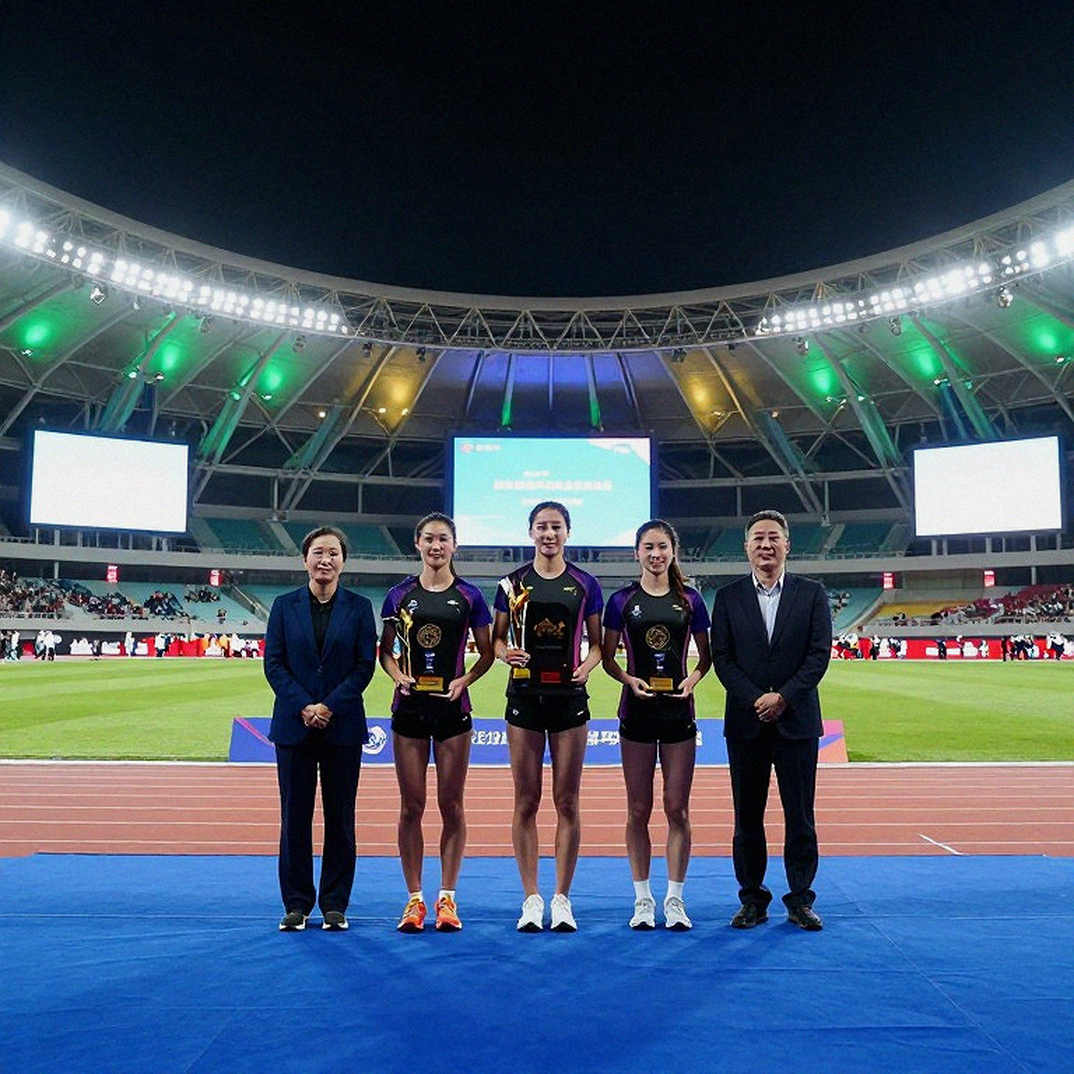 Vân Trang tại Y Tý Mùa Vàng 2026: 4 giờ 26 phút và tiếng nói của người chạy bằng đôi chân Vân Trang tại Y Tý Mùa Vàng 2026: 4 giờ 26 phút và tiếng nói của người chạy bằng đôi chân