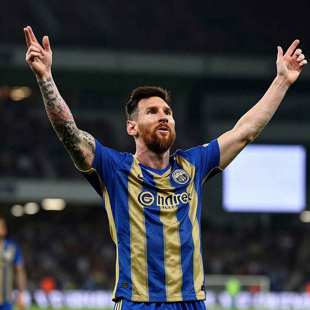 Trò đùa của Jacob Friis và sự bất đối xứng mang tên Ronaldo