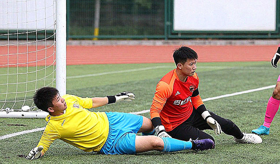 Bóng đá Việt Nam và chín chiều phân tích bỏ trống: Khi V.League cần một đầu vào thật