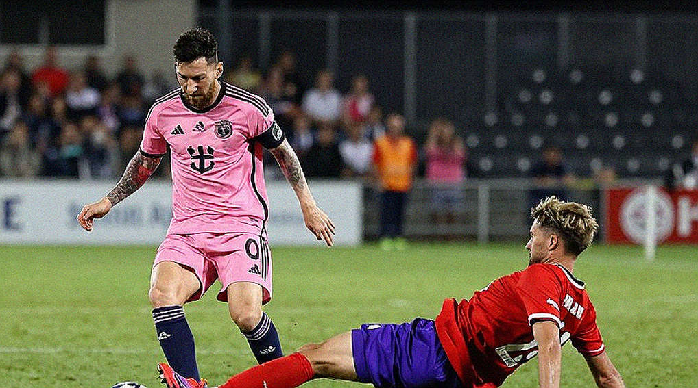 Xuan Son's Heartbeat: When Vietnamese Football Learns to Love with Reason