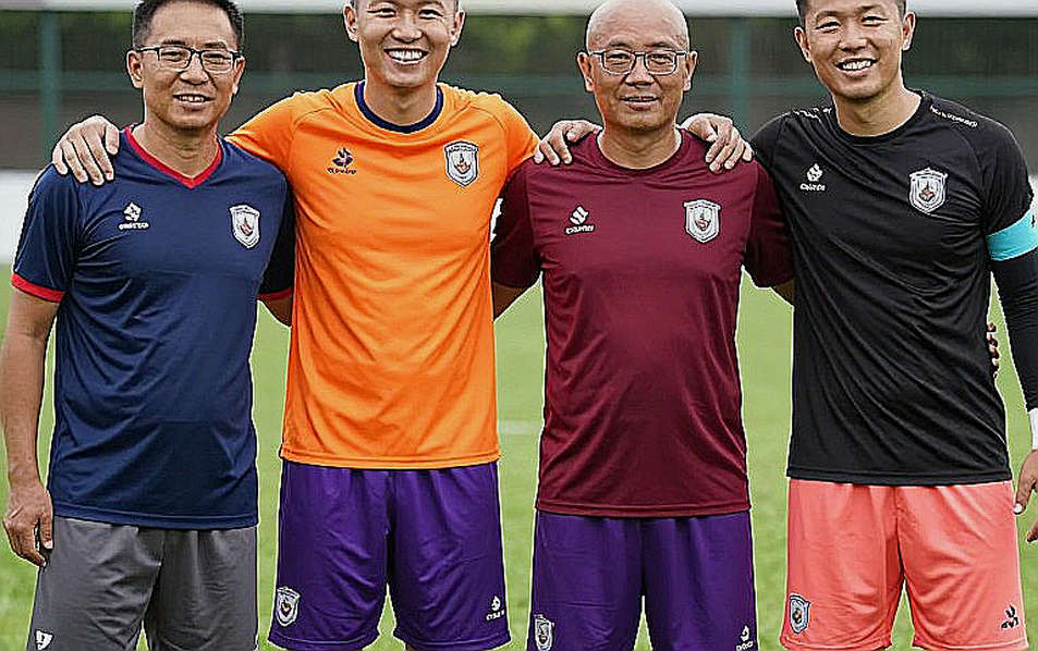 Lỗ hổng dữ liệu của bóng đá Việt Nam: Từ sân tập V.League đến bàn đàm phán chuyển nhượng Lỗ hổng dữ liệu của bóng đá Việt Nam: Từ sân tập V.League đến bàn đàm phán chuyển nhượng