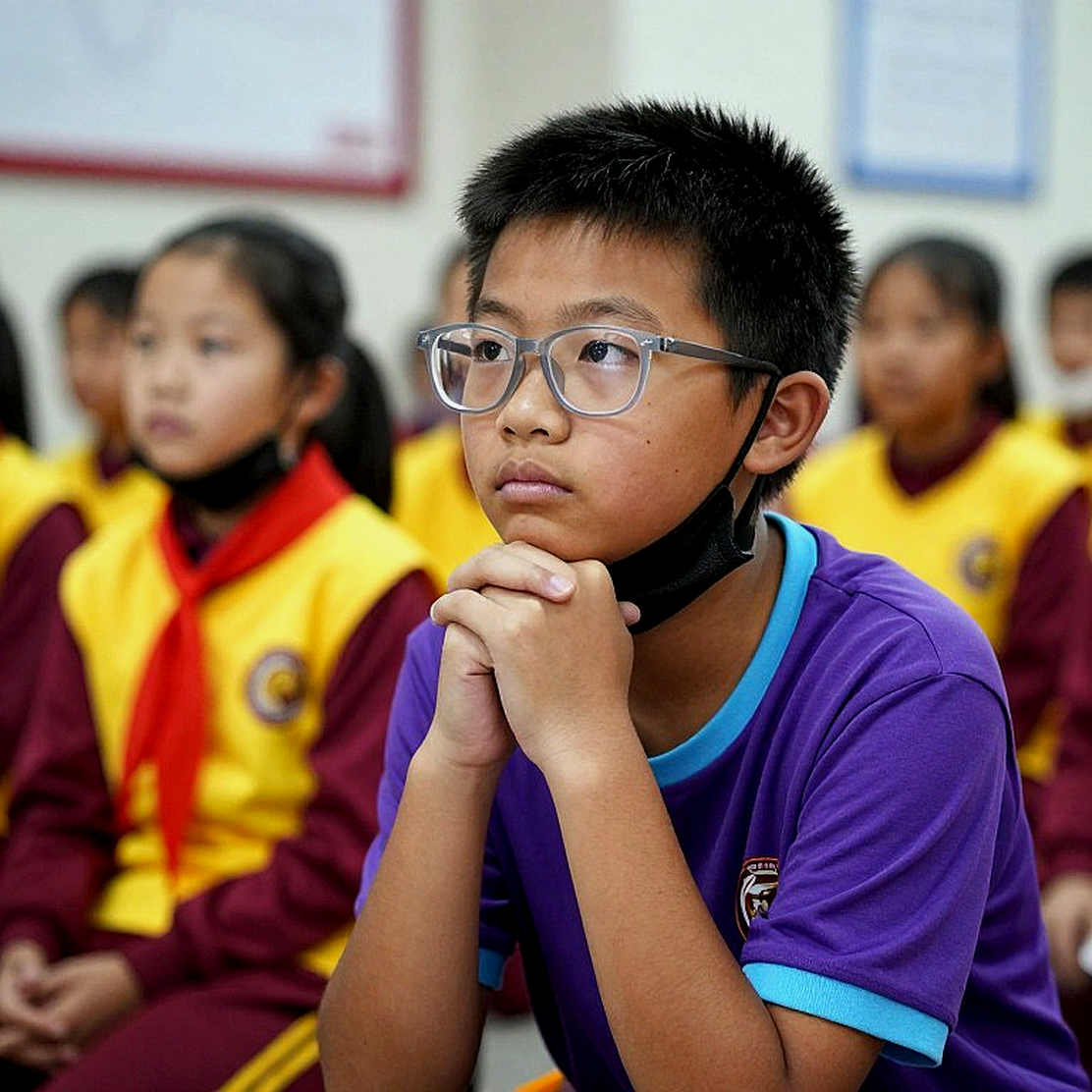 Mười phút giữa sân Thống Nhất: bàn thắng không cứu được ai