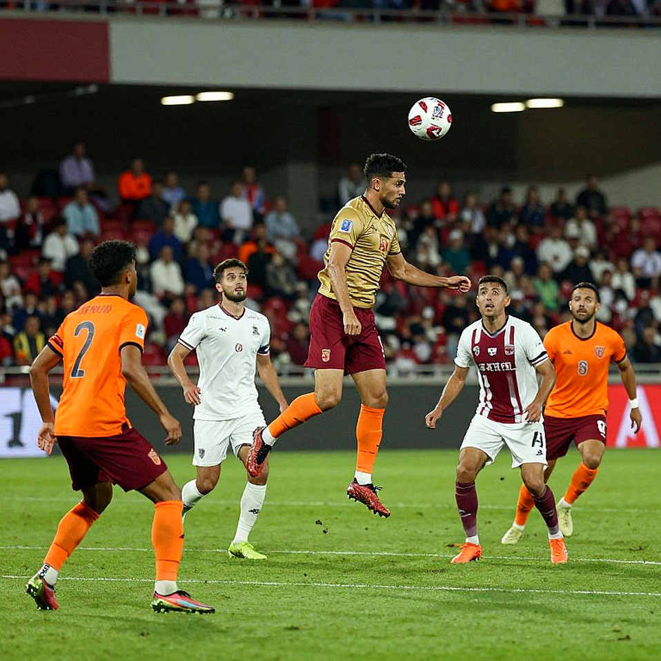 Patrik Le Giang, Lee Woon-jae and Vietnam's Goalkeeping Equation Patrik Le Giang, Lee Woon-jae and Vietnam's Goalkeeping Equation
