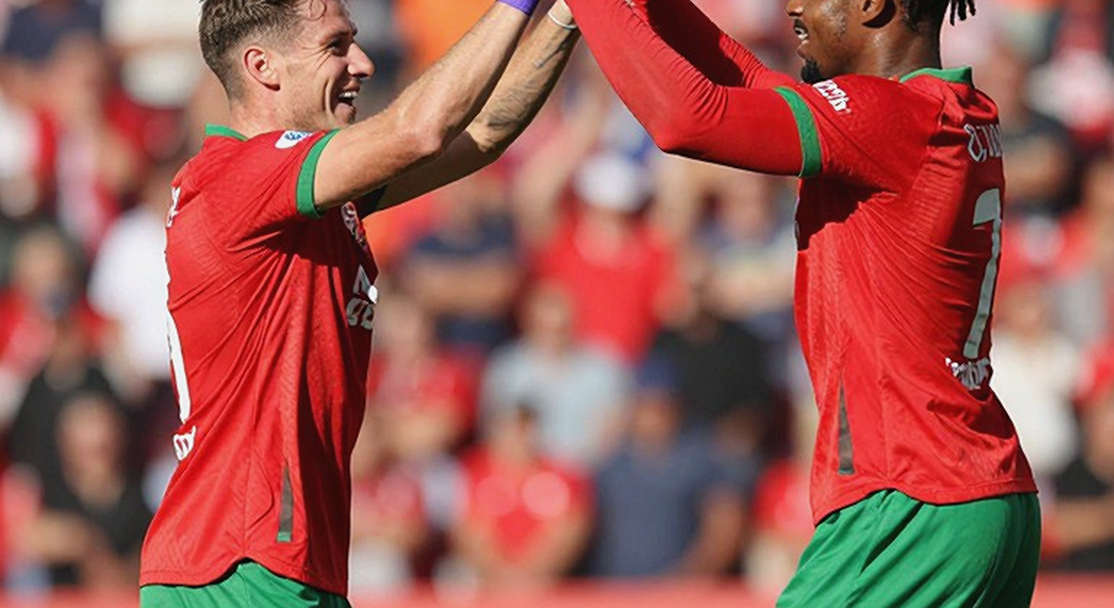 Nghịch lý kiểm soát bóng ở V.League: Thứ bóng đá Việt Nam đang dạy và thứ giúp Việt Nam vô địch