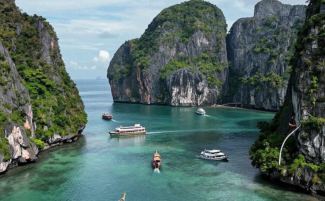 Sân vắng lặng, nhịp tim vẫn đập: Bài học từ điền kinh Việt Nam giữa mùa giải thường niên Sân vắng lặng, nhịp tim vẫn đập: Bài học từ điền kinh Việt Nam giữa mùa giải thường niên