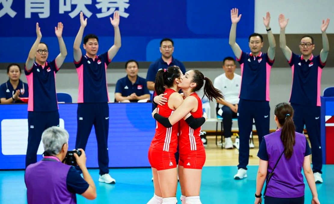 Thổ Nhĩ Kỳ thua Romania 1-3 tại EuroVolley 2026: Efeler để số phận lại cho trận cuối gặp Latvia Thổ Nhĩ Kỳ thua Romania 1-3 tại EuroVolley 2026: Efeler để số phận lại cho trận cuối gặp Latvia